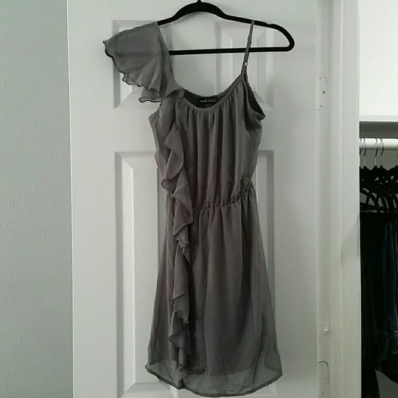 Dress - Picture 1 of 4